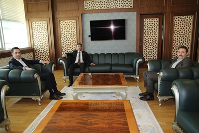 Güçlükonak Kaymakamı Aziz Oğuz Alemdaroğlu ve Uludere Kaymakamı Mehmet Rıdvan Doğan Rektörümüzü ziyaret etti