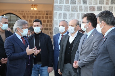 Kültür ve Turizm Bakan Yardımcısı Ahmet Misbah Demircan, Üniversitemizde Yeniden Restore Edilen Tarihi Mehmet Ağa Sor Kasrında İncelemelerde Bulundu